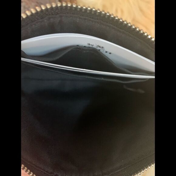 Coach Signature Wristlet Black - Picture 4 of 7